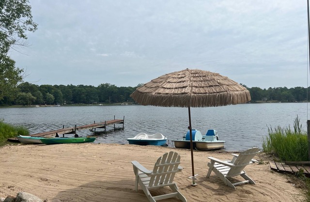 Lake Front with Hot tub! Silver Lake, Clare Co. New owners, many upgrades!
