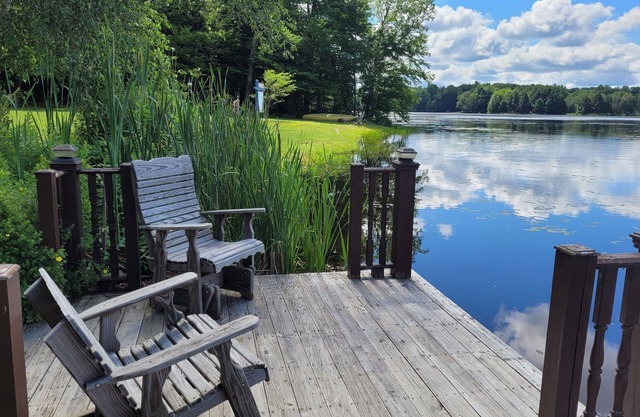 Lakeview Retreat: Quiet, Pet OK, Kayaks, Firepit