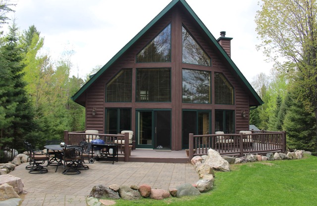 Lake Home en un hermoso lago privado, a 15 millas del centro de Hayward, WI