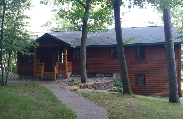Lake home en el lado N de Rush Lake, Faces South con una hermosa vista. Casa se ve