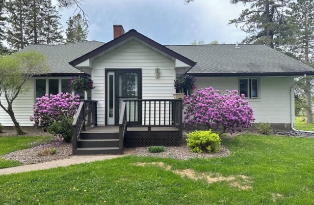 Lake Home with guest cabin and huge yard