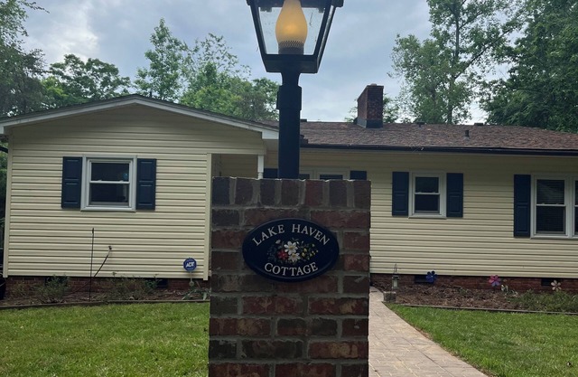Lake home with private dock close to Clemson and Greenville.