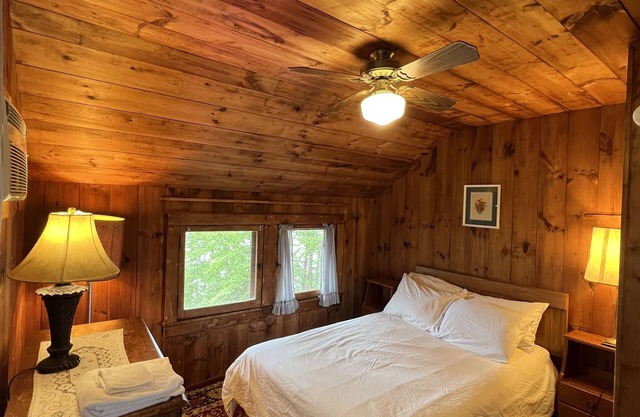Lake House in Bolton Landing on Lake George: Boat Rentals, Paddle Boards, Pool