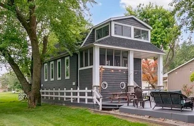 Lake house in Oak Harbor with a private beach