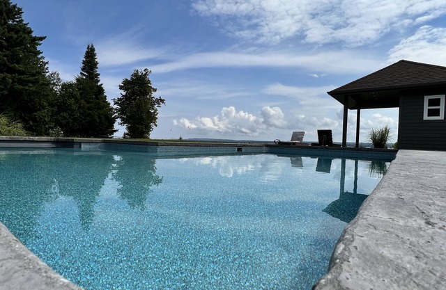 Lake House/ on Balmy Beach!