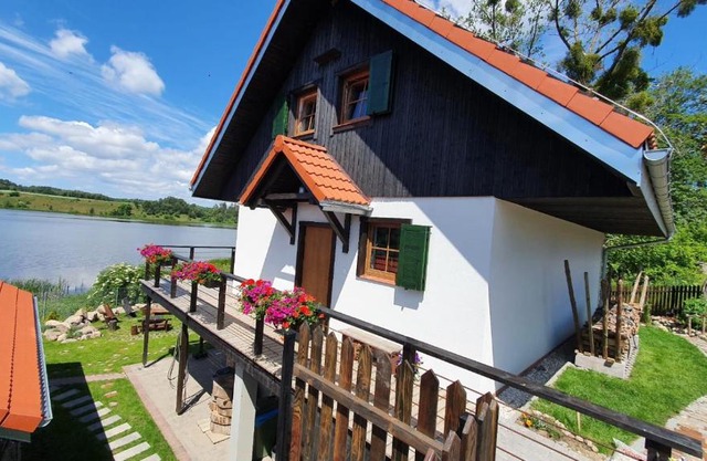 Lake House Podwilczyn with sauna, beach, amazing view, forests and bikes