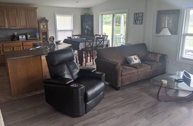 Lake House-Sandbanks Provincial Park-West Lake-Picton, Ontario