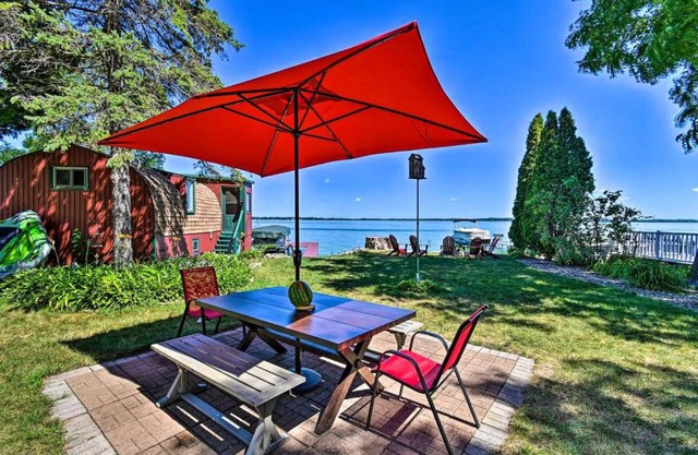 Lake House-Stoughton