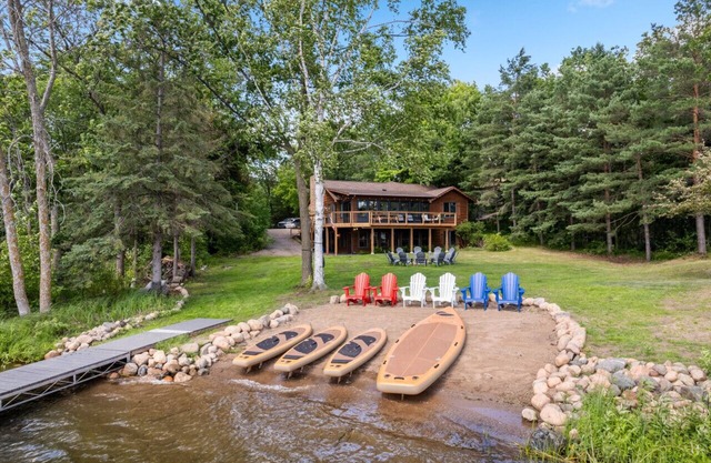 Lake House w/Hot Tub, Game Room, Fireplace & Beach