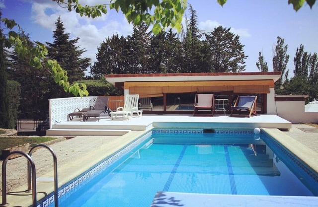 CASA DE LAGO CON PISCINA PRIVADA. A 30 MIN DEL CENTRO DE MADRID.