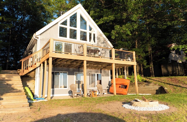 Lake house with private beach Where Sunsets Mesmerize