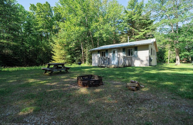 Lake Huron Beach Cabin · Havenwood Shores No. 8