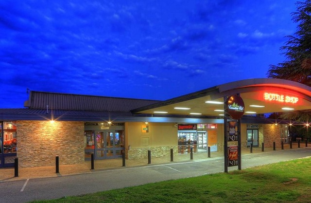 Lake Jindabyne Hotel