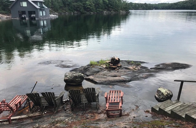 Lake Joe Executive Cottage