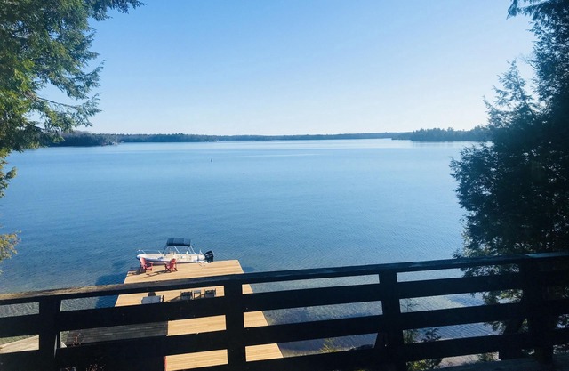 Lake Joseph In Foots Bay Escape