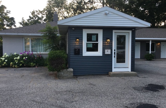 Lake Land Inn