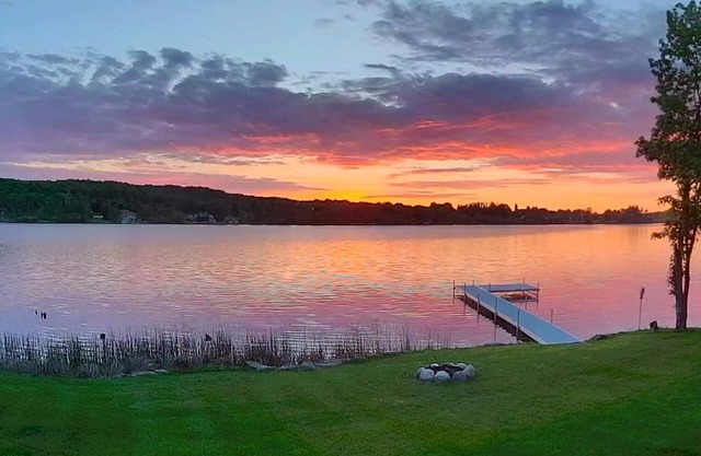 Lake Leelanau Waterfront Home: 10 min to Leland, Suttons Bay, Lake Michigan