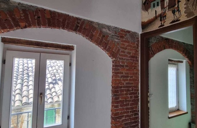 Lake Maggiore independent apartment max 2-3 people. Beaches, treks, relaxation and sun