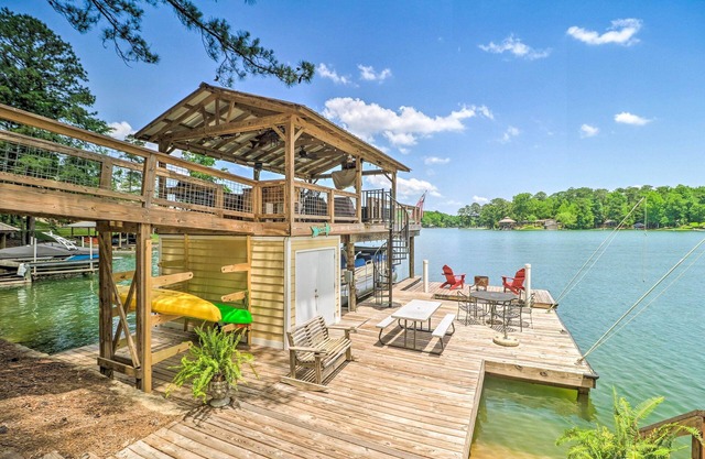 ¡NUEVO! Lake Martin Cabin con muelle de lujo y kayaks!
