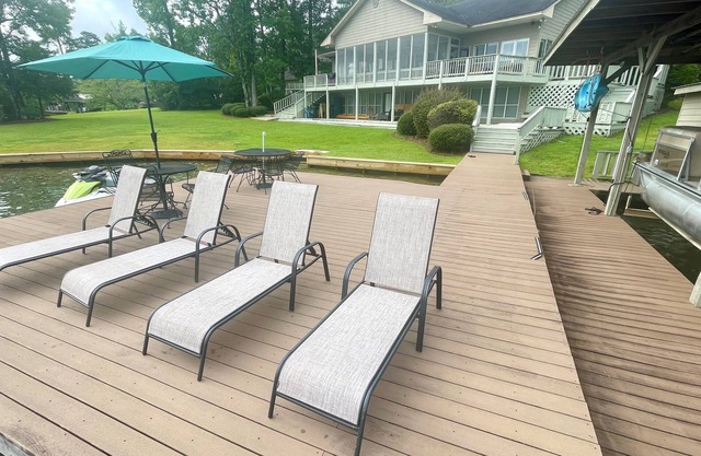 Lake Martin Waterfront, Huge Level Yard, Gorgeous Views, Boat Dock, Swim Area