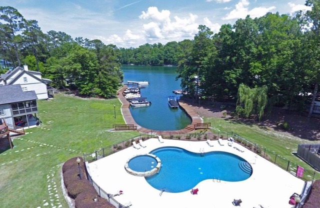 Lake Martin House with Pool - conveniente para ATL, AU, Bham, Montgomery