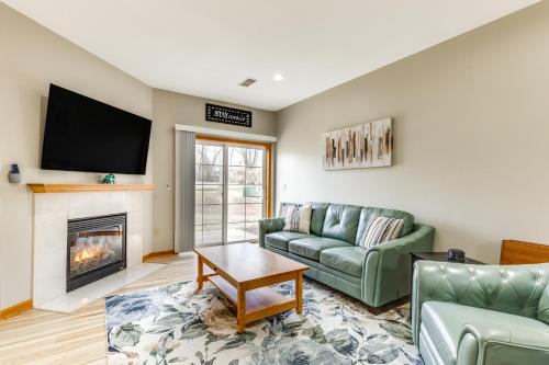 Lake Mills Retreat 1 Mi to Beaches and Dining!