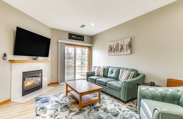 Lake Mills Retreat: 1 Mi to Beaches & Dining!