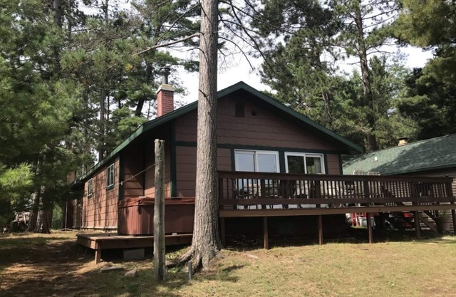 Lake Minocqua Knotty Pine Resort Main House