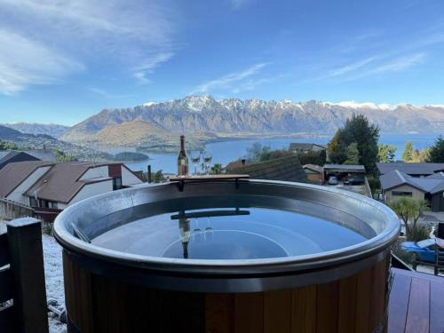 Lake & Mountain Views with Spa & Home Cinema