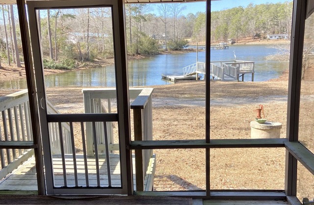 Lago Murray en Gilbert, SC, cerca del lugar de la boda de Southern Oaks