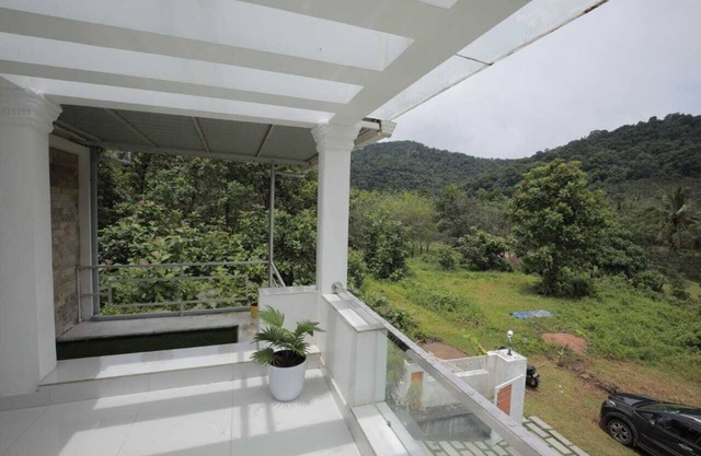 Lake N Hill Thrissur