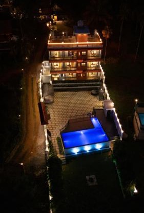Lake Paradise Resort