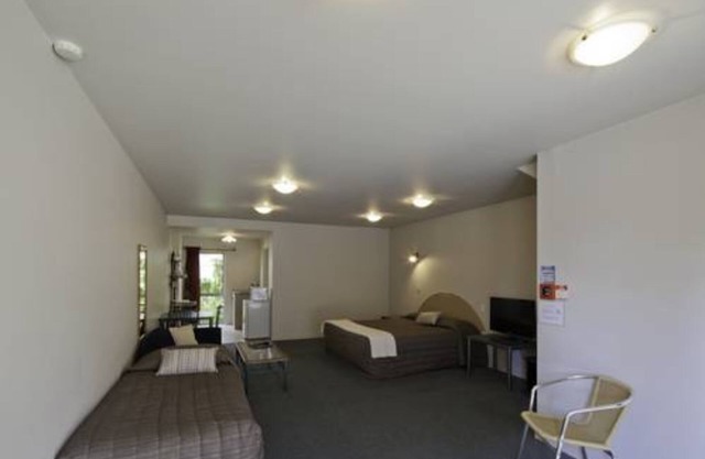 Lake Point Motel