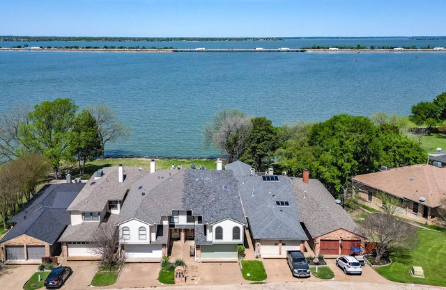 Lake Ray Hubbard - Luxury Lakeside Home Located in Chandler's Landing - Rockwall