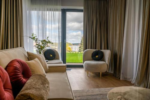 Lake Rental Pratum 27