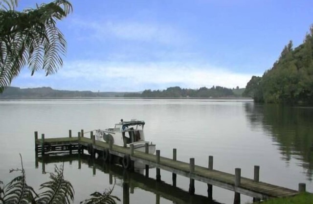 Playa privada aislada / embarcadero. 30 acres. Mascota amigable.