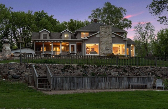 Lake Shore Living