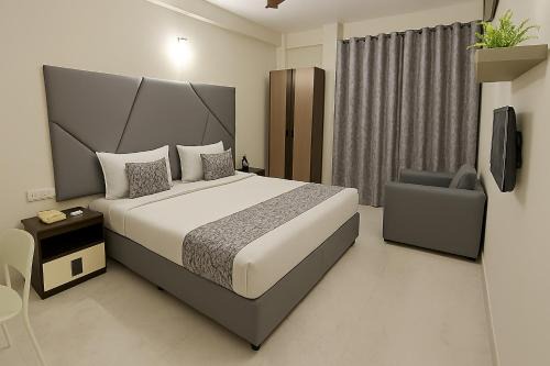 Lake Side Serviced Apartment by Maxxvalue