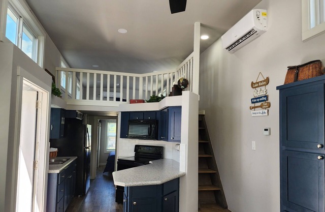 Lake Side Tiny Home, large deck.