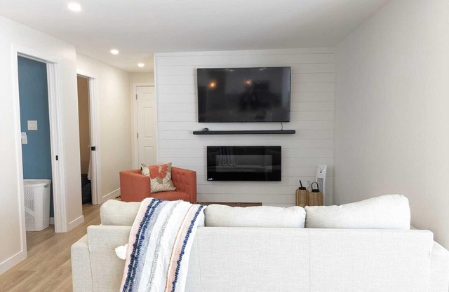 Lake Simcoe Lakehouse for mid-term 28+ Day Rental