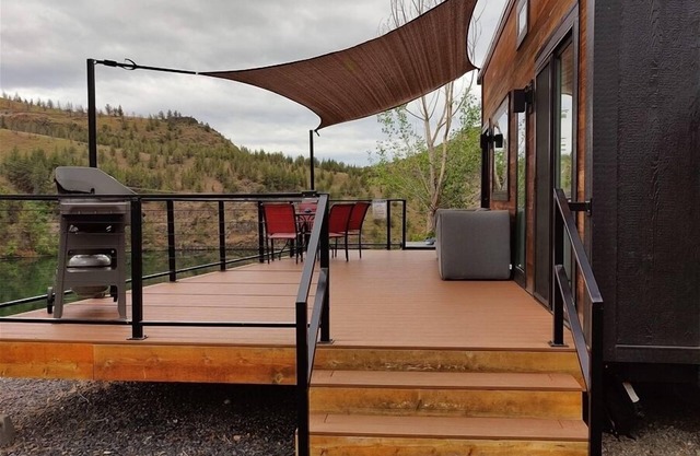 Lake Simtustus Resort Juniper Hill Tiny Home #12 - Hot Tub