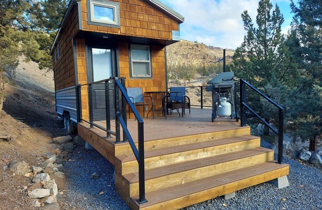 Lake Simtustus Resort Juniper Hill Tiny Home #14 - Hot Tub