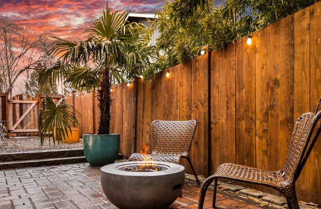 Lake Stevens private Casita with hot tub access