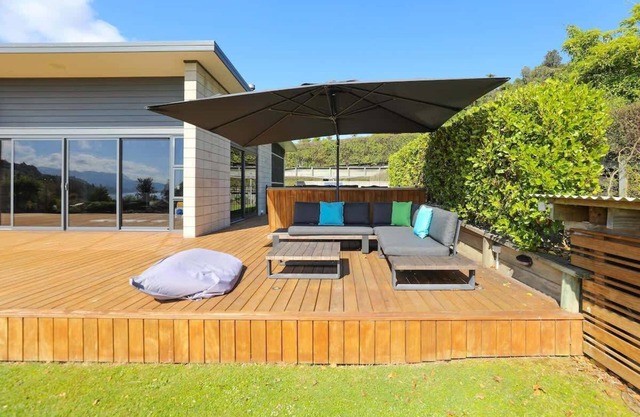 Lake Tarawera Gem Sum