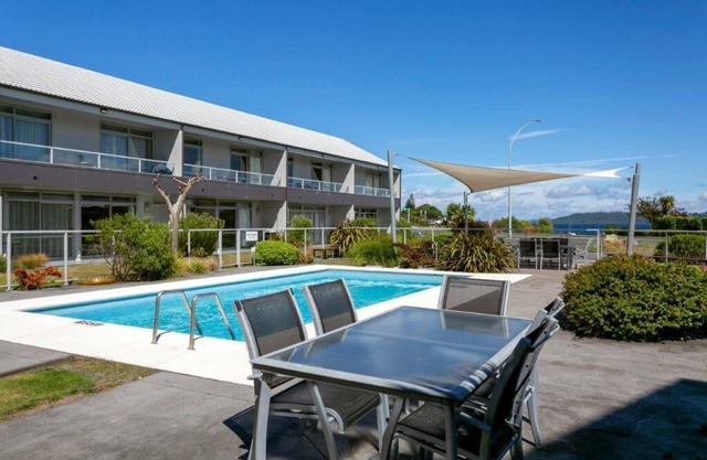 Lake Terrace Apartment