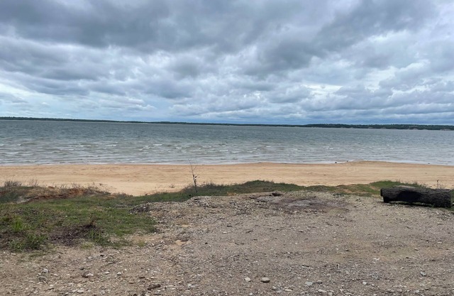 Lake Texaoma 3-bedroom house two bath only a mile from the beach or boat ramps.