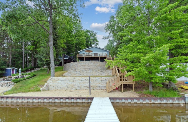 Lake Thirteen Retreat - Beach access - Fire Pit