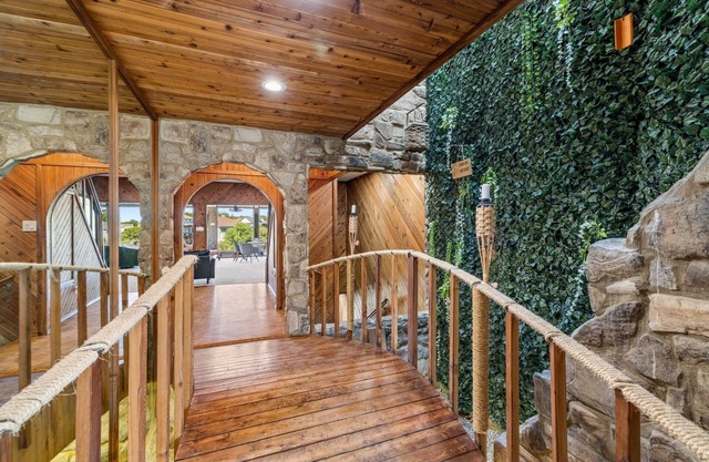 Lake Travis Gem, Golf, boat, Tennis, Pool