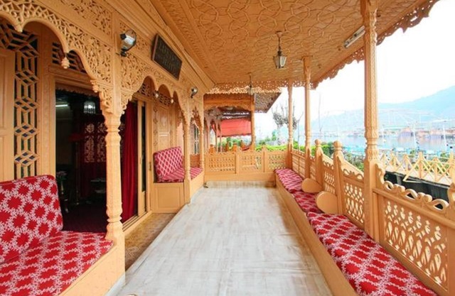 Lake Victoria Houseboat