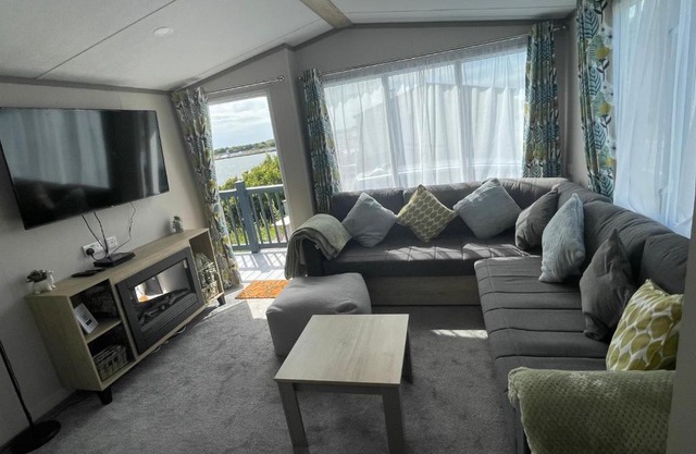 Lake View 92